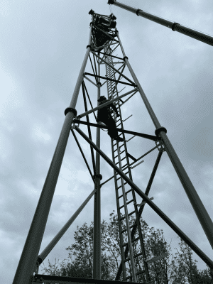 Pylône treilli mise en place