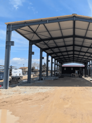 chantier agrandissement batiment charpente metallique