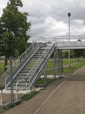 passerelle metallique
